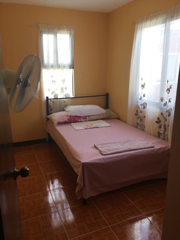Pines Mansion Hotel Butuan City Стая снимка